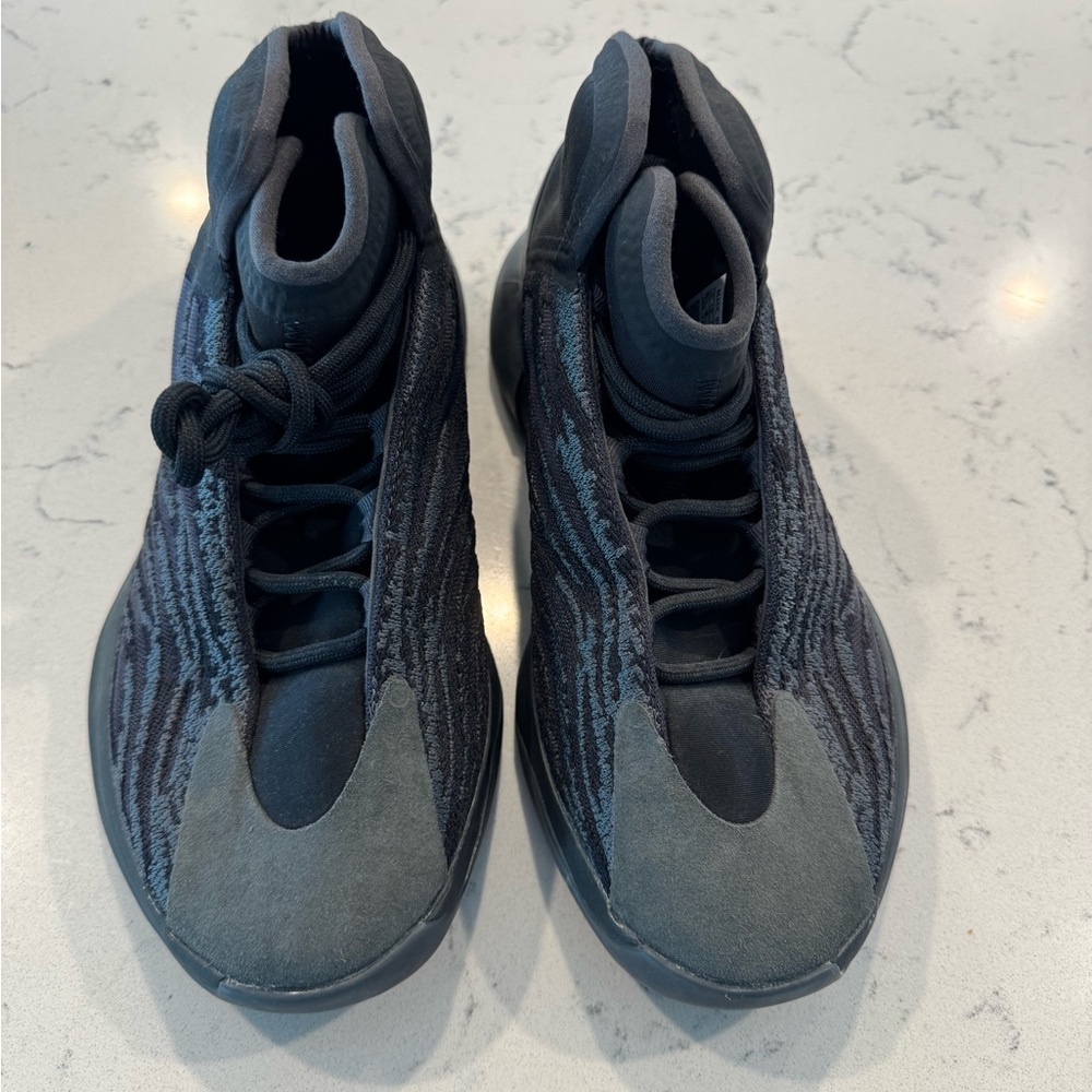 Onyx Yeezy QNTM Basketball Sneakers